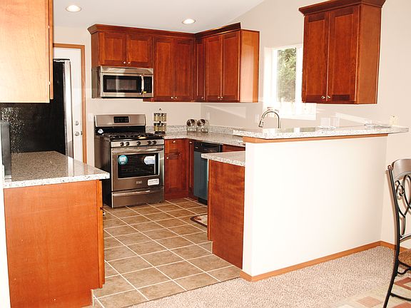 3rd image of 15933 Quail Meadows Ct SE
