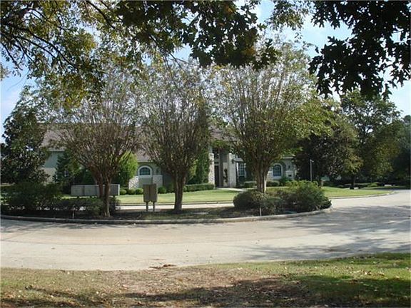 4th image of 139 Brookgreen Cir N