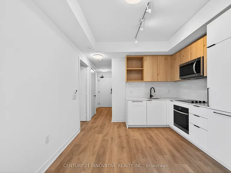 1185 Dupont St #602 — Photo 7
