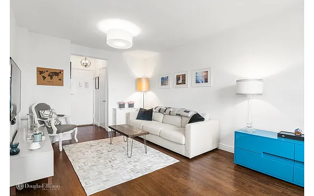 Sold by Douglas Elliman | media 21