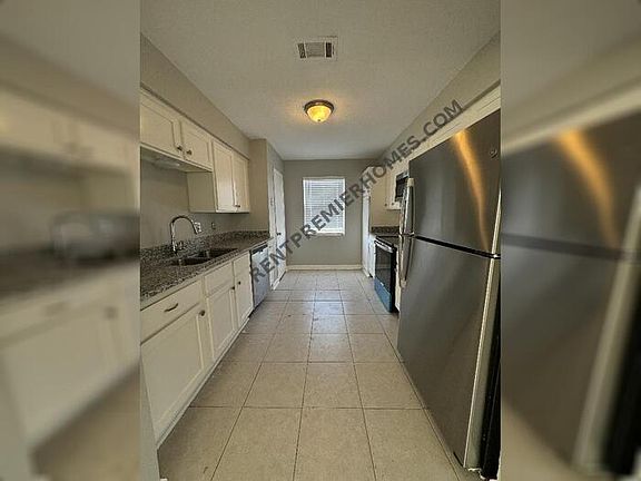 3rd image of 8703 Valley Flag Dr