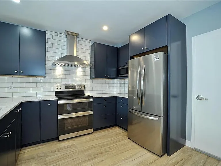 320 Fort Duquesne Blvd #12M — Photo 1