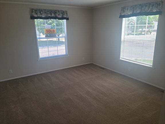 3rd image of 900 W Columbia St #301
