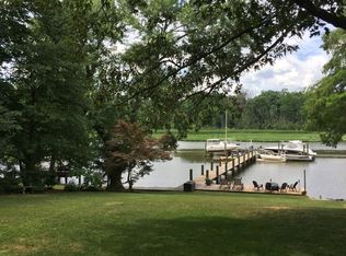 2335 Creek Dr, Alexandria, VA 22308