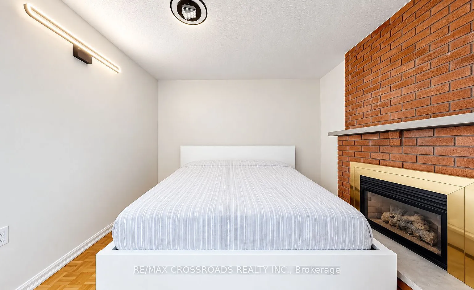 106 Stilecroft Dr — Photo 4