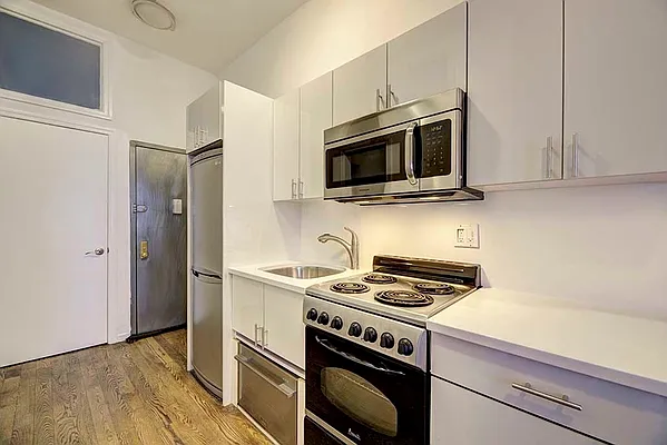 Rented by REAL New York | media 6