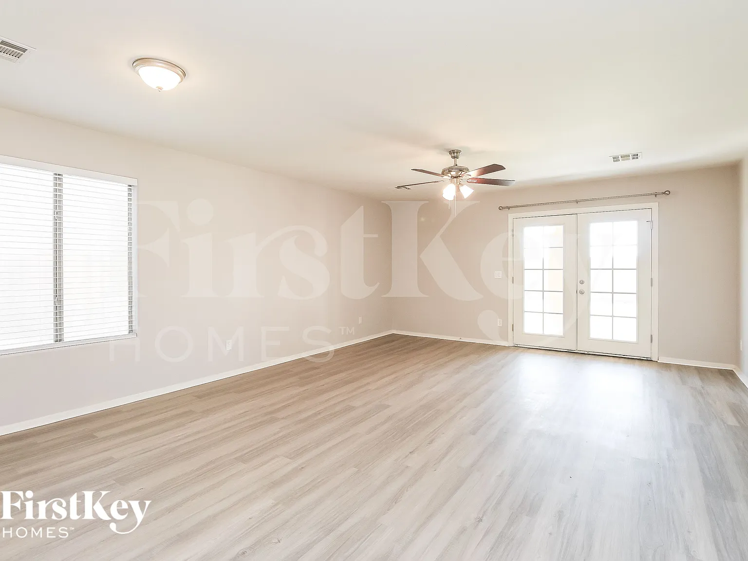 3 bed, 2.5 bath, 2796 sqft, $2,380 — Photo 4