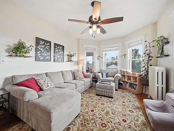 5th image of 28 Pearl Ave #3