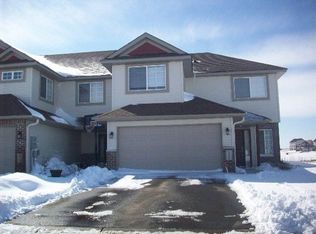 19561 Prairieview Dr, Rogers, MN 55374