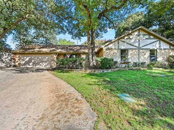 3028 Bramble Oaks Ct, Bedford, TX 76021
