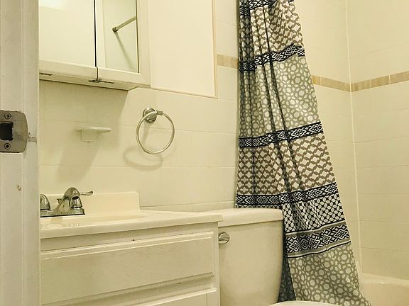 5th image of 3845 Bronxwood Ave #2R