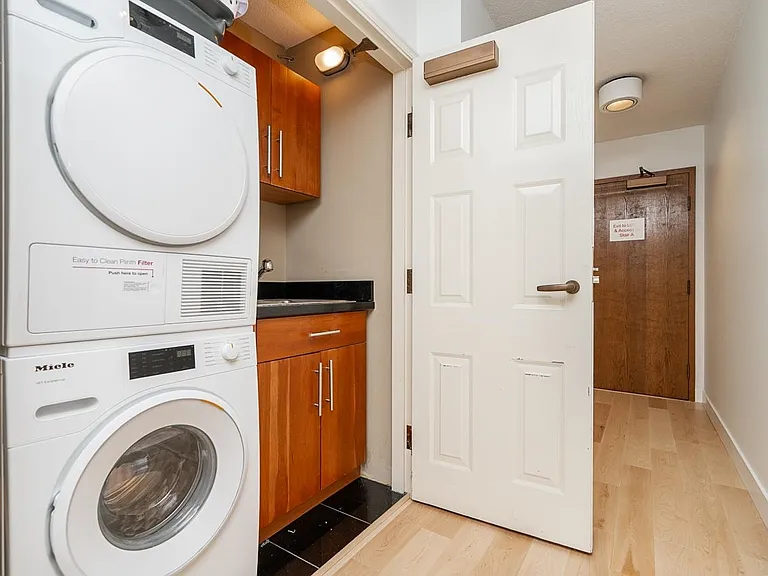 1972 Bellevue Ave #802 — Photo 17