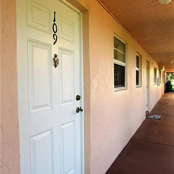 100 Forest Lakes Blvd #109 — Photo 4