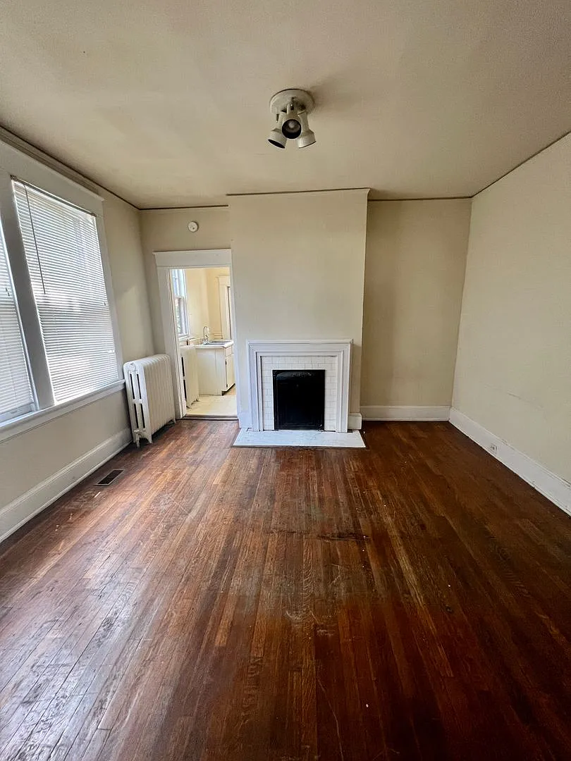 3310 Barton Ave — Photo 2