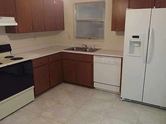 2nd image of 12810 Kellywood Cir