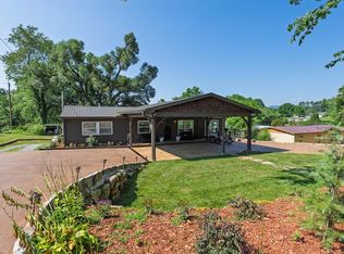 410 Lyle St, Franklin, NC 28734