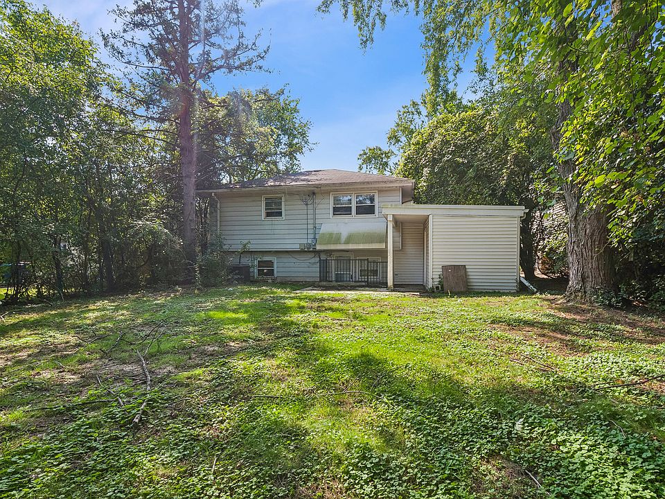 2nd image of 308 Southgate Dr