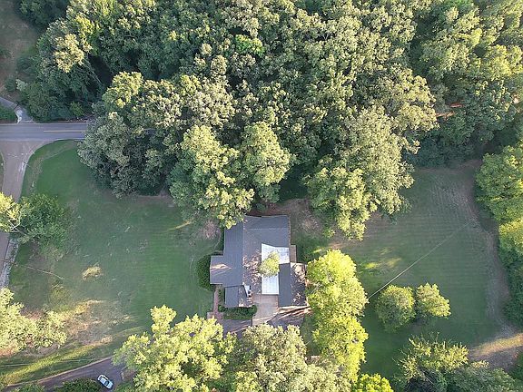 2nd image of 5095 Evergreen Rd