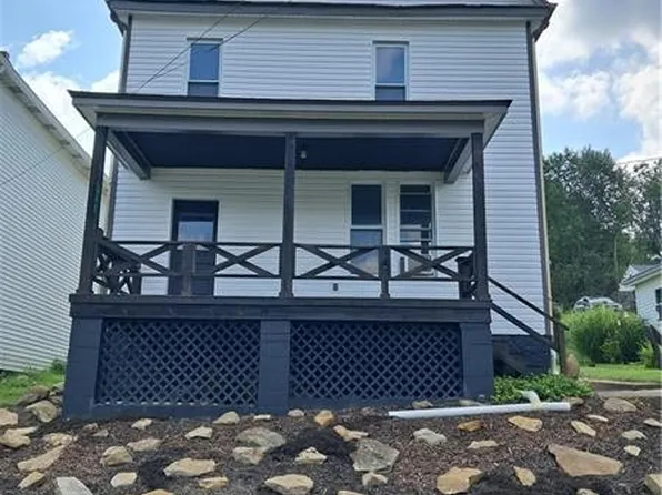 365 Chestnut St, Hyde Park, PA 15641