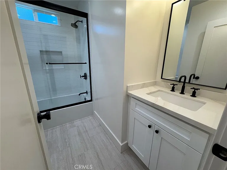 6837 Oak Park Ave — Photo 12