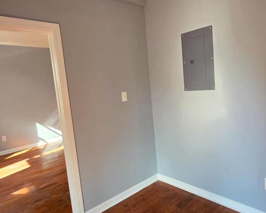 1st image of 39 Seymour Ave Floor 2
