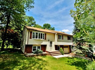 5 Eugene Pl, Hopatcong, NJ 07843