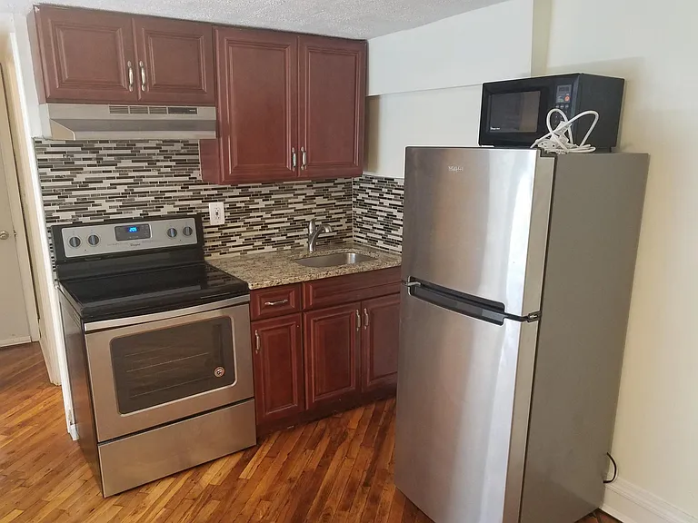 15 Garnet St — Photo 1