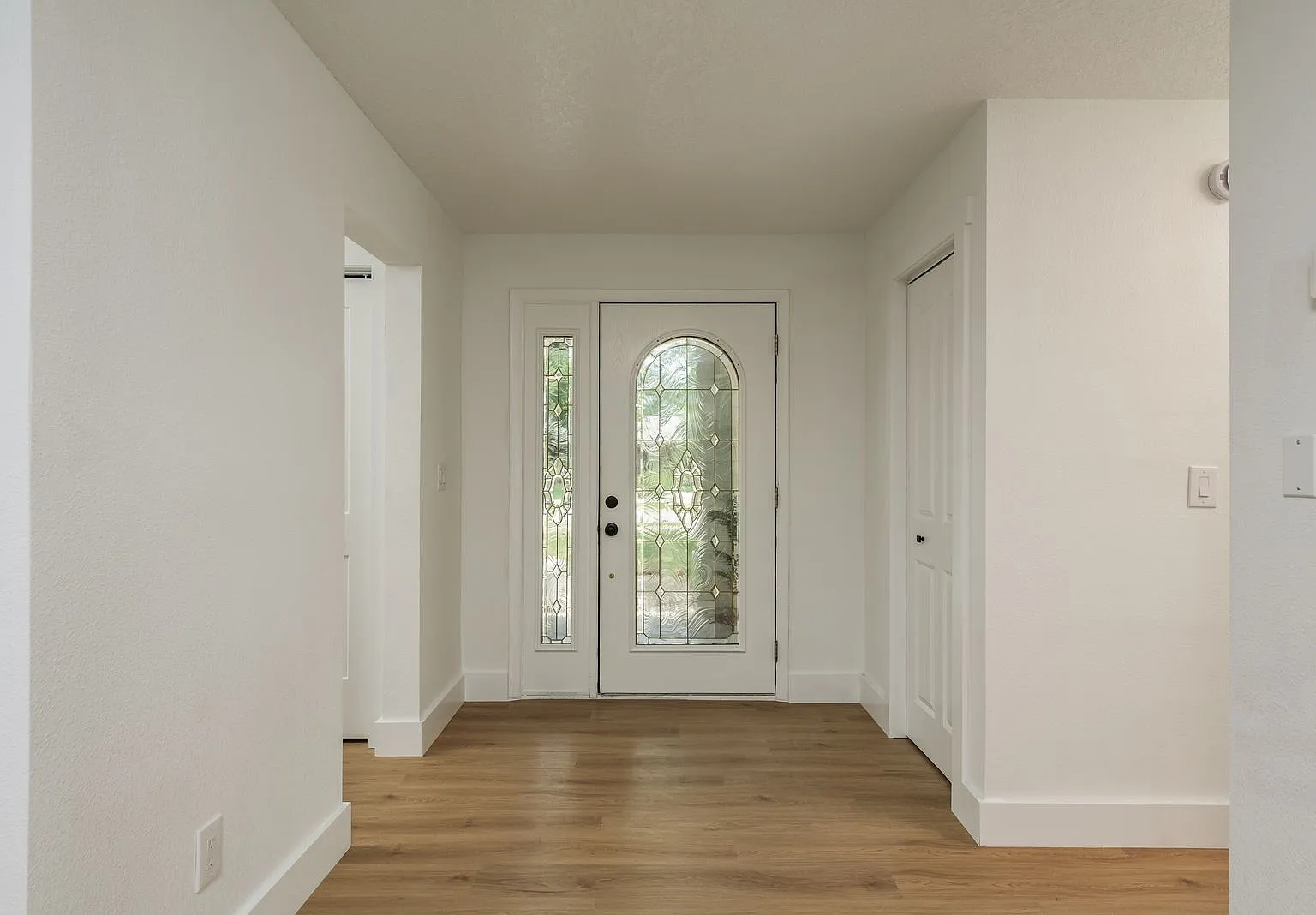 3 bed, 1881 sqft, $3,750 — Photo 4