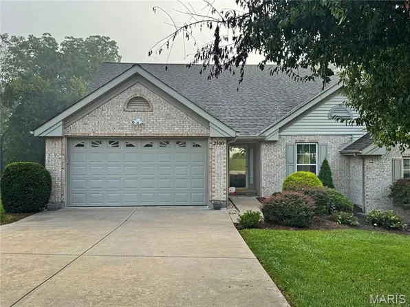 2500 Rabbit Trail Dr, Washington, MO 63090