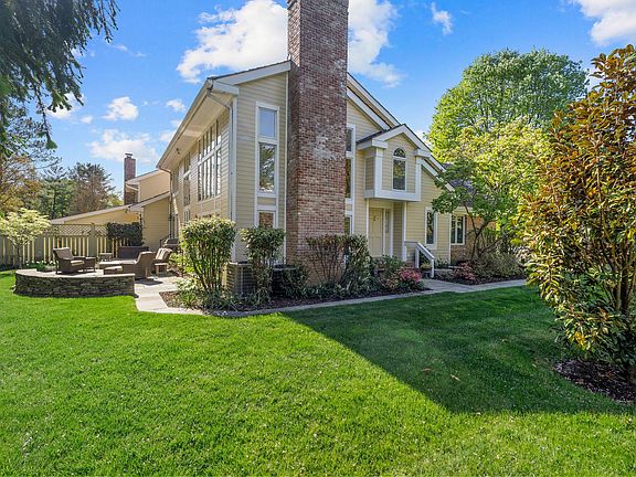 4th image of 1 Old Boxwood Ln