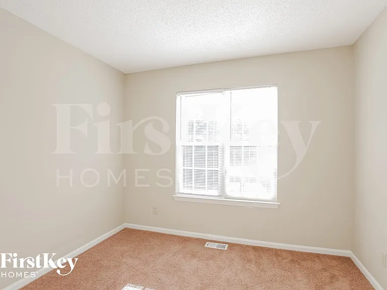 2400 Devon Dr — Photo 13