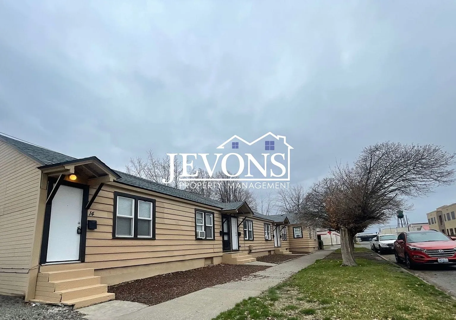 301 S 2nd St Yakima, WA 98901 — Photo 2