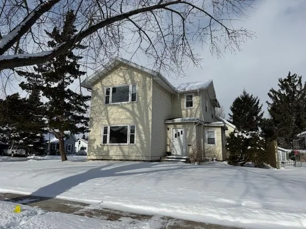 1220-1222 Laurel Ave, Janesville, WI 53548