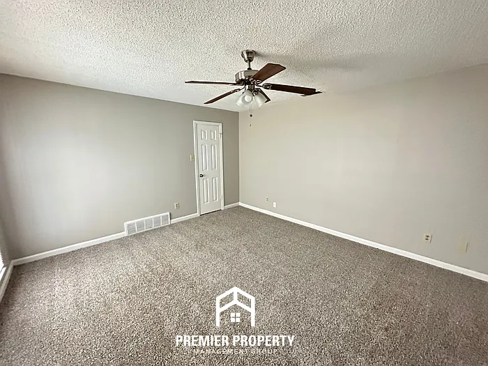 4396 Forest Valley Cv — Photo 10