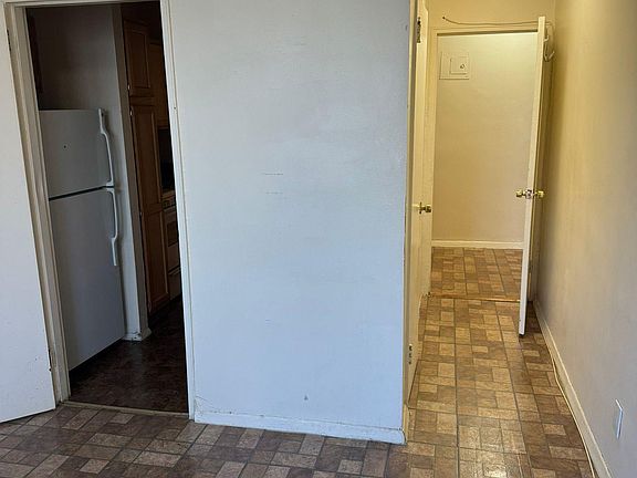 3rd image of 800 Victory Blvd APT 1L