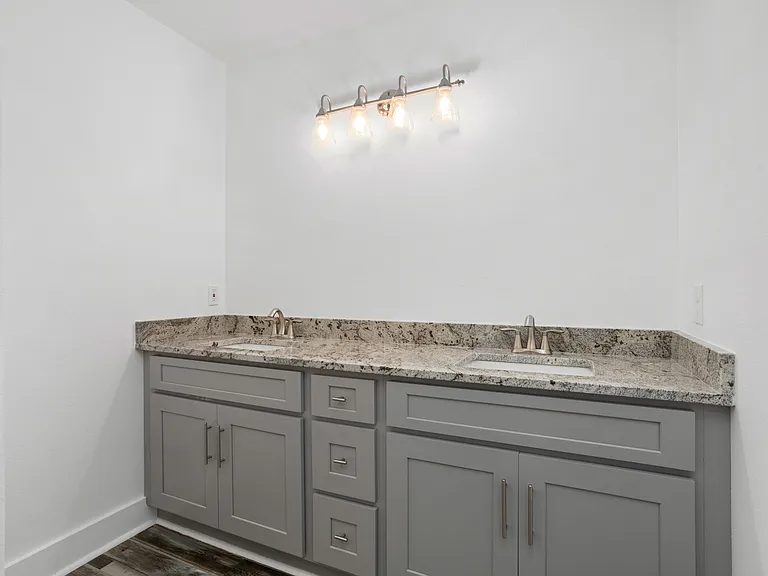 310 Creek Ln — Photo 10
