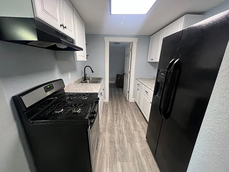 1145 S Cedar St — Photo 6