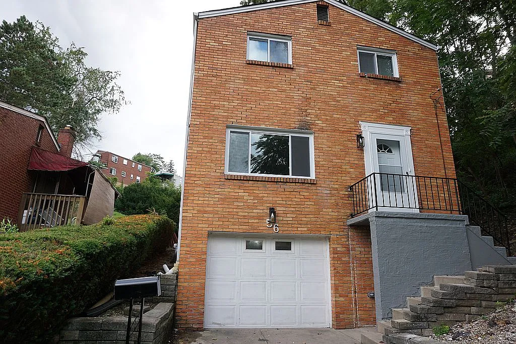 56 Pointview Rd photo 1
