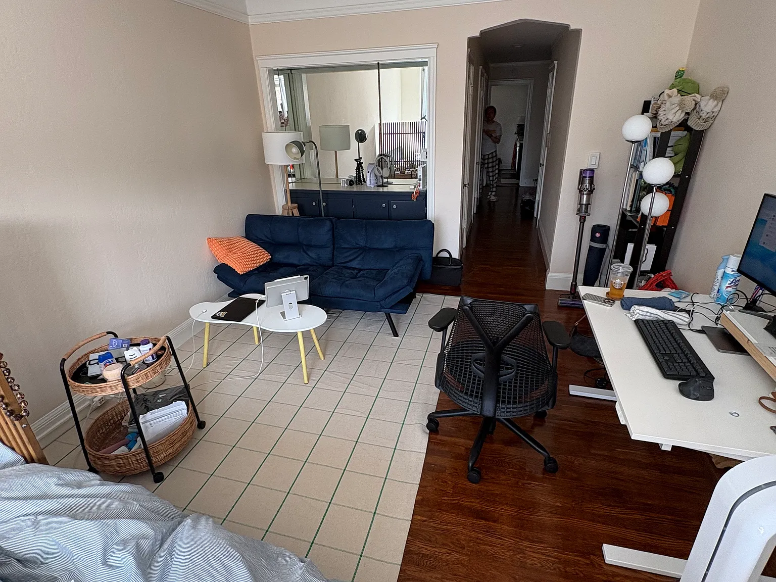 Studio, 560 sqft, $3,300 — Photo 3