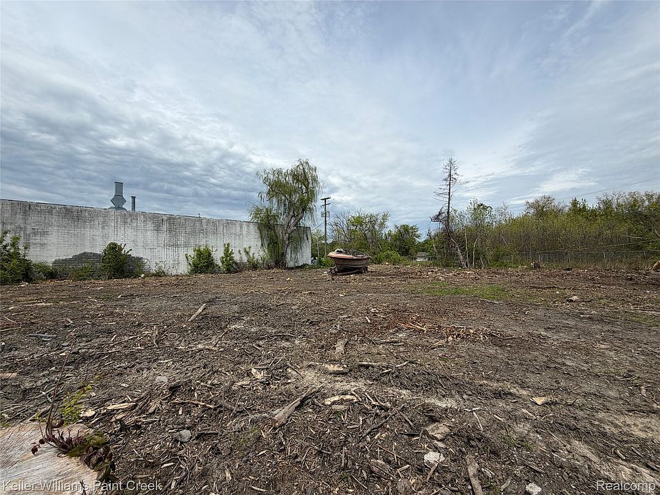 22477 Fifteen Mile Rd, photo 14