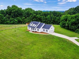 690 Williamsburg Rd, Olin, NC 28660