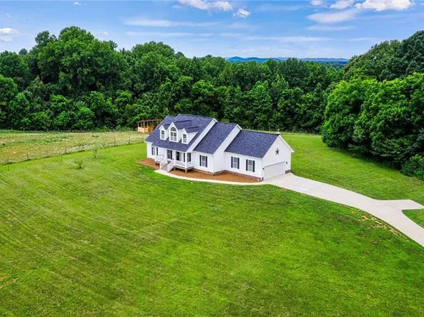 690 Williamsburg Rd, Olin, NC 28660