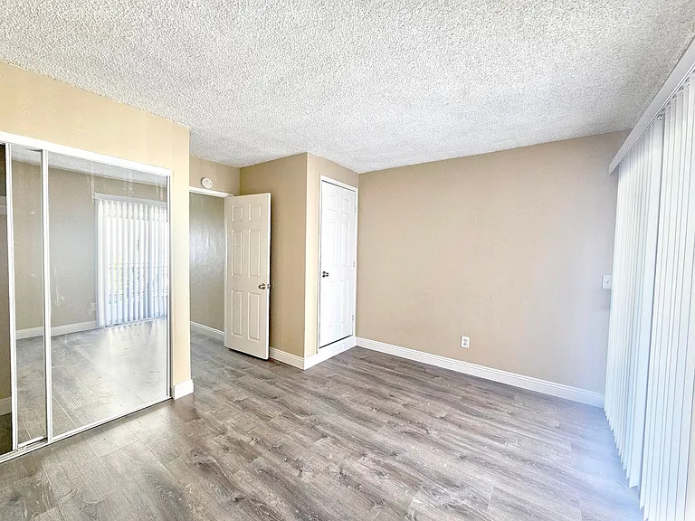 4538 Norwood St — Photo 13