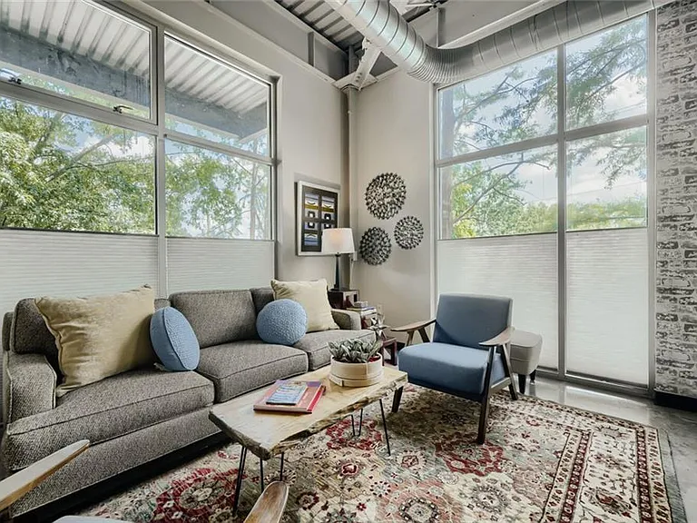 5200 Peachtree Rd #3208 — Photo 2