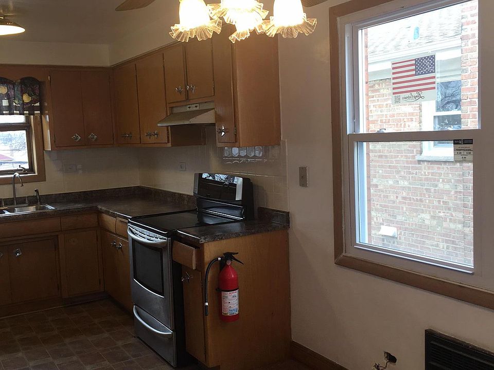 kitchen and eating ares