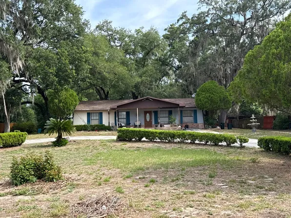 241 W McClendon St, Lady Lake, FL 32159