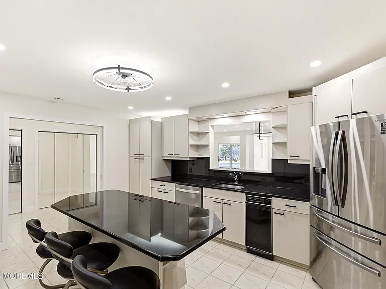 300 Ocean Ave N #C1 — Photo 11