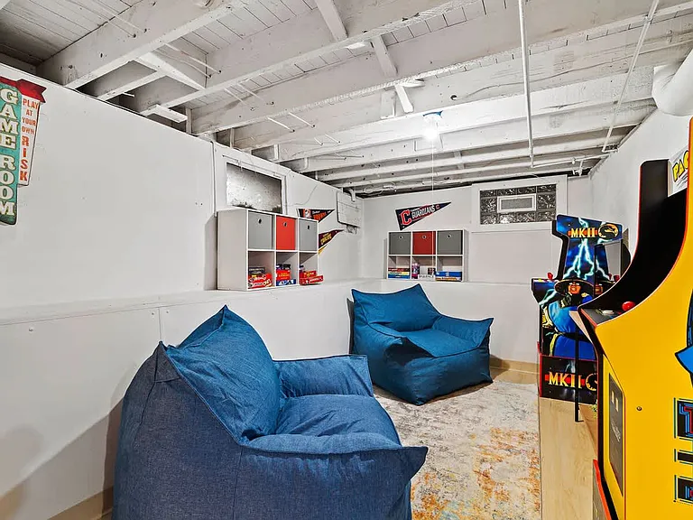 Building's Lounge