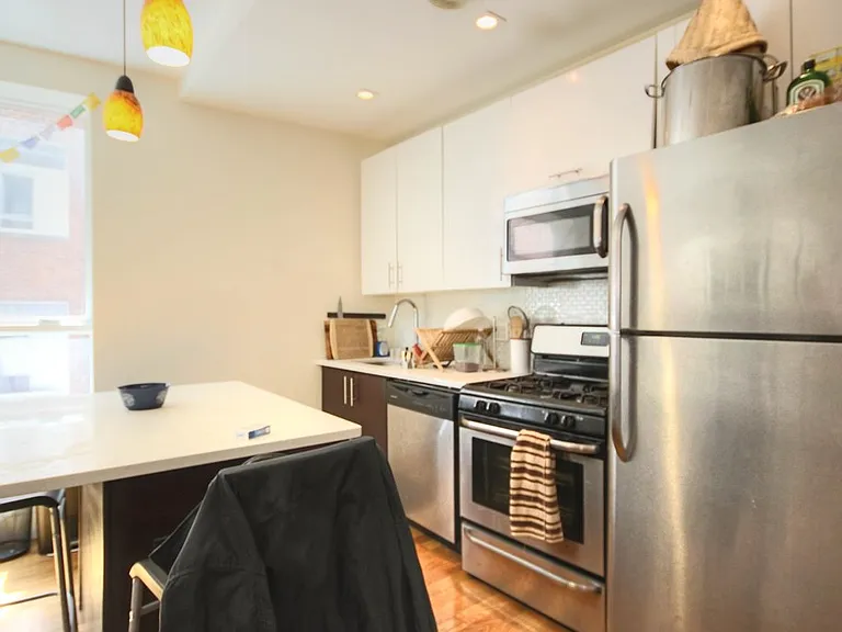 431 Grand St #5C — Photo 2