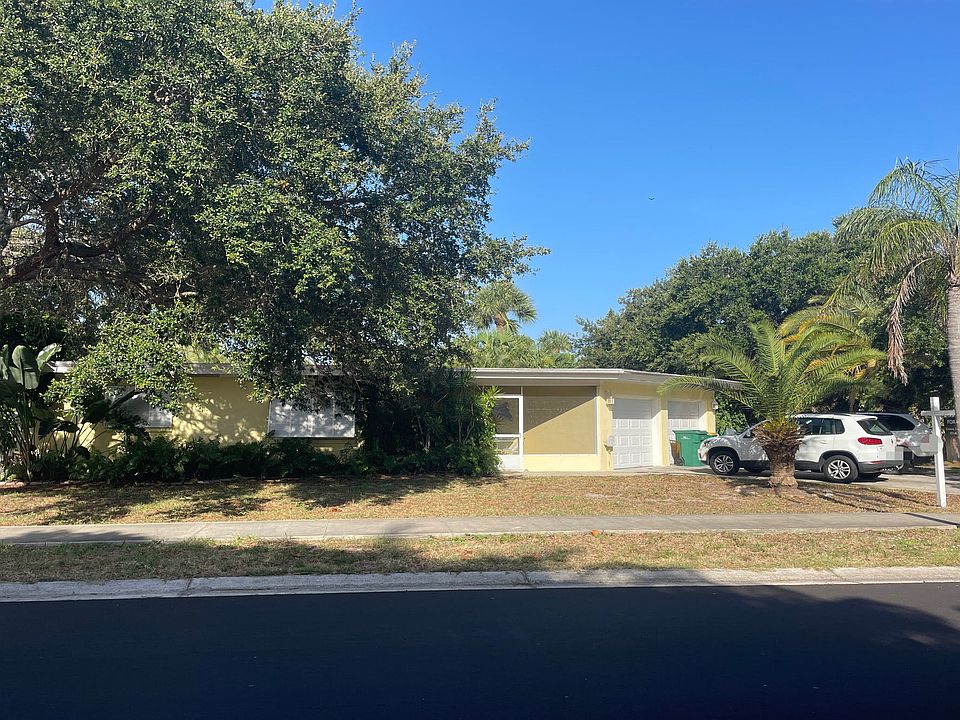 1st image of 204 N Ramona Ave